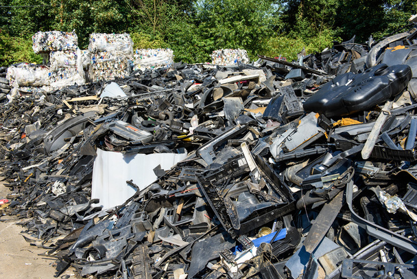 Dump van autowrakken - Foto, afbeelding