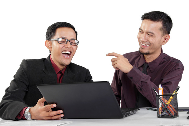 笑っている 2 人のビジネスマン - 写真・画像
