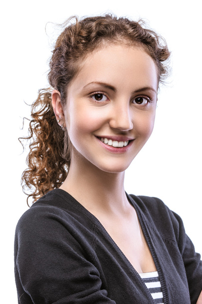 красивая улыбающаяся молодая женщина в полосатом жилете
 - Фото, изображение