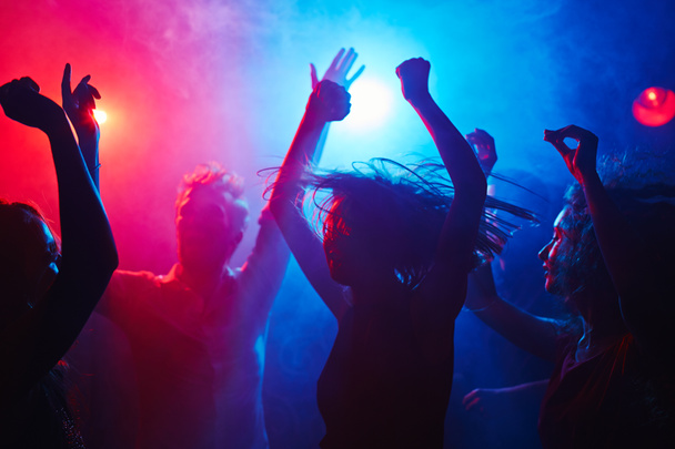people dancing in nightclub - Fotoğraf, Görsel