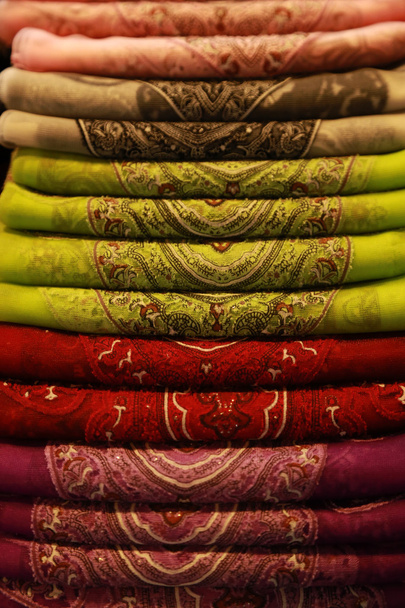 Een kleurrijke van Thaise zijde stof - Foto, afbeelding