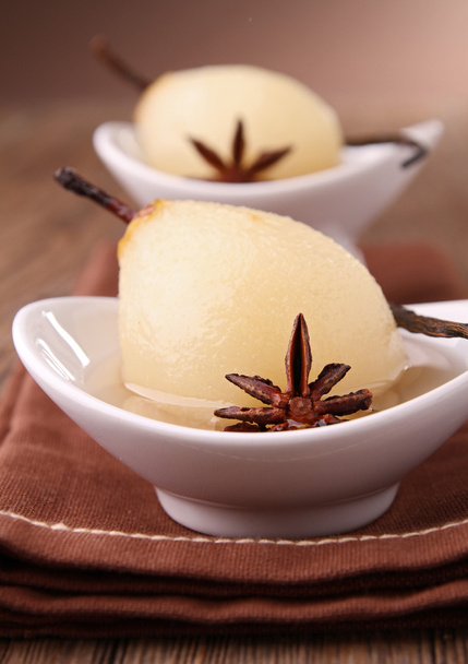 Poached pear and syrup - Foto, imagen