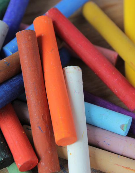 Crayons multicolores
 - Photo, image
