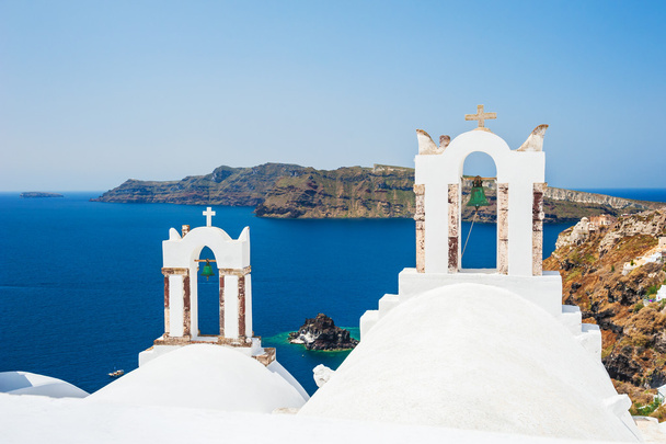 iglesia blanca en la isla Santorini, Grecia.  - Foto, imagen