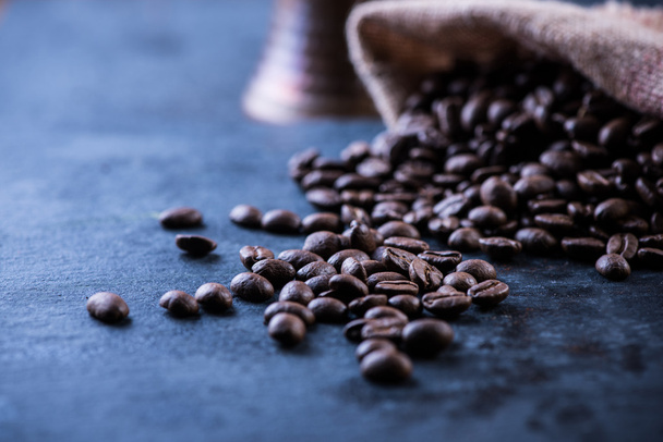 Roasted coffee beans, food background - Foto, Imagem