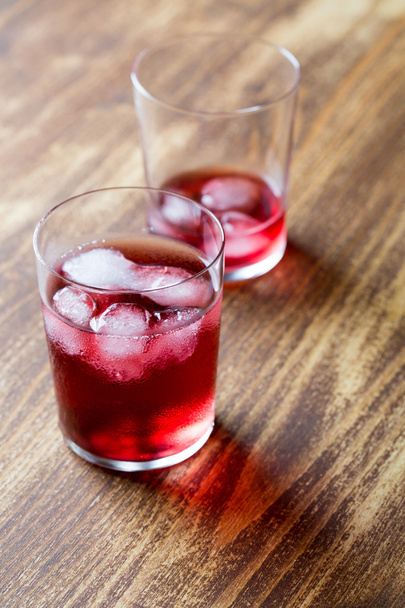 červený koktejl ve sklenici - Fotografie, Obrázek