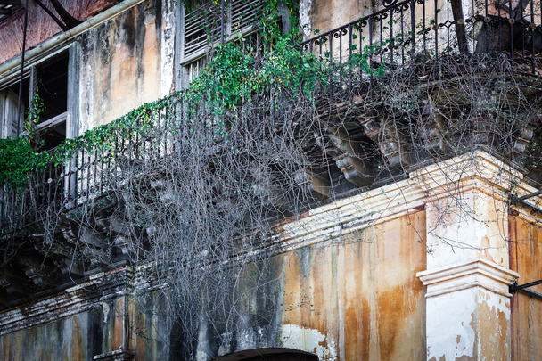 antiguos balcones históricos
 - Foto, imagen