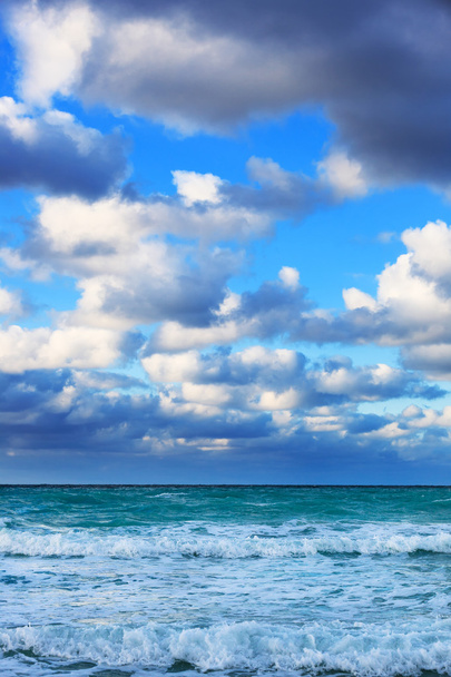 океанське узбережжя з хвилями
 - Фото, зображення