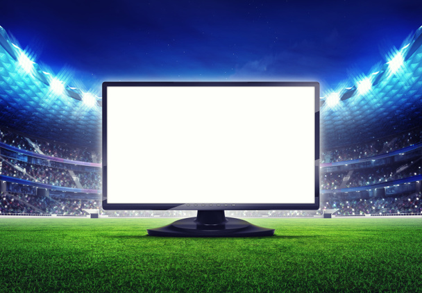 Γήπεδο ποδοσφαίρου με άδειο επεξεργάσιμο τηλεόραση οθόνης πλαίσιο - Φωτογραφία, εικόνα