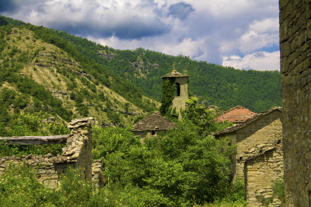 заброшенная деревня в горах
 - Фото, изображение
