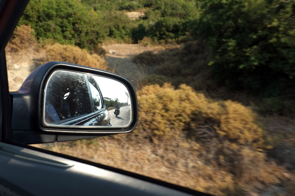Дзеркало вигляду збоку автомобіля
 - Фото, зображення