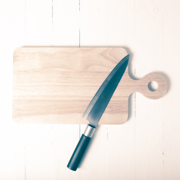 kitchen knife on cutting board vintage style - Foto, Imagen