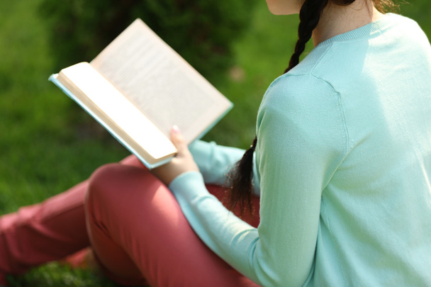 Young woman with book - Foto, Imagem