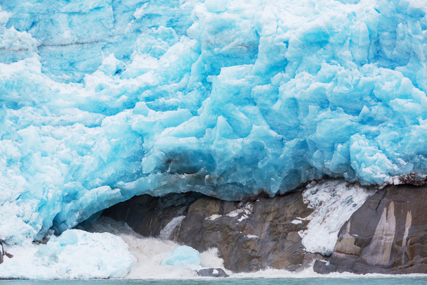 Salida del glaciar en el Parque Nacional
 - Foto, Imagen