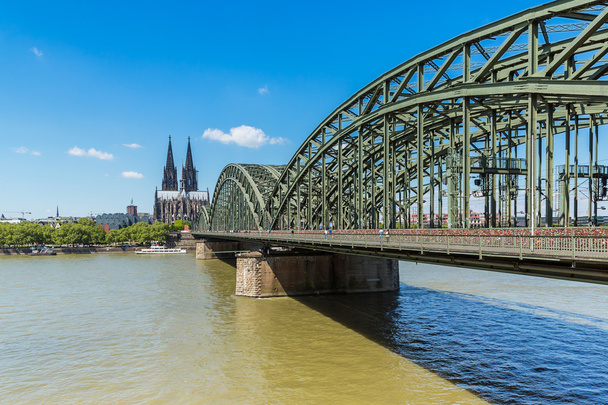 katedra kolońska z mostem Hohenzollern - Zdjęcie, obraz