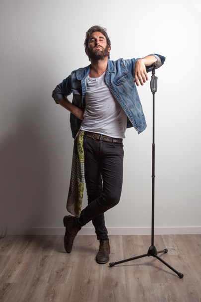 rock musician with microphone - Foto, afbeelding