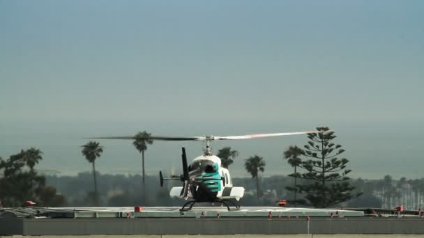 Helikopter felszállás a Helipad - Felvétel, videó