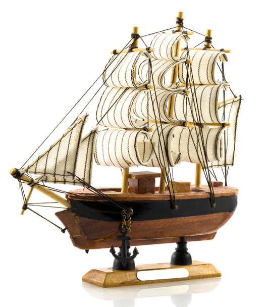 Buchenholz geschnitztes Modell einer handgefertigten Fregatte - Foto, Bild