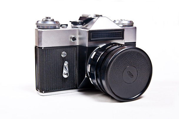 Antiguo buscador de gama cámara vintage sobre fondo blanco
. - Foto, Imagen