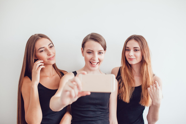 Beautiful Young Girls Taking a Selfie Photo with Phone - Φωτογραφία, εικόνα
