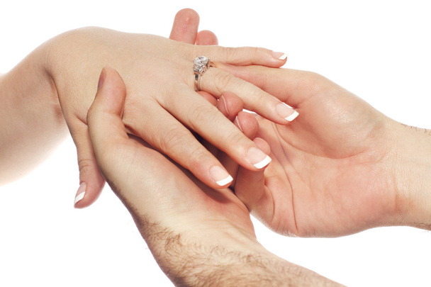 umieszczenie pierścionek zaręczynowy - Zdjęcie, obraz