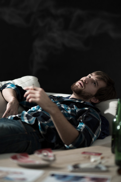 Junkie guy smoking weed - Foto, Imagem