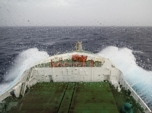 Crucero en alta mar
 - Foto, Imagen