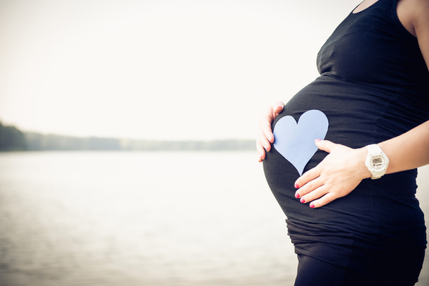 Gyönyörű terhes nő portré - Fotó, kép