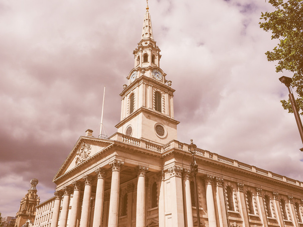 Ретро дивлячись St Martin церкви в Лондоні - Фото, зображення