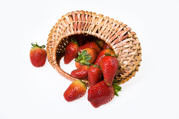 Strawberry In A BAsket - Φωτογραφία, εικόνα