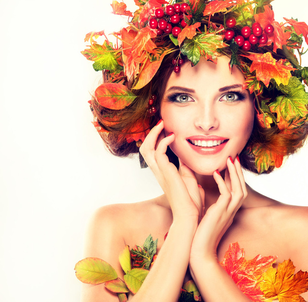 menina com coroa de outono de folhas
 - Foto, Imagem