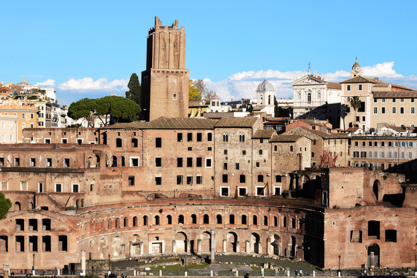 Markten van Trajanus bekijken - Foto, afbeelding