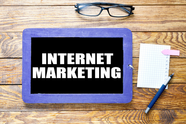Internet μάρκετινγκ στο blackboard - Φωτογραφία, εικόνα