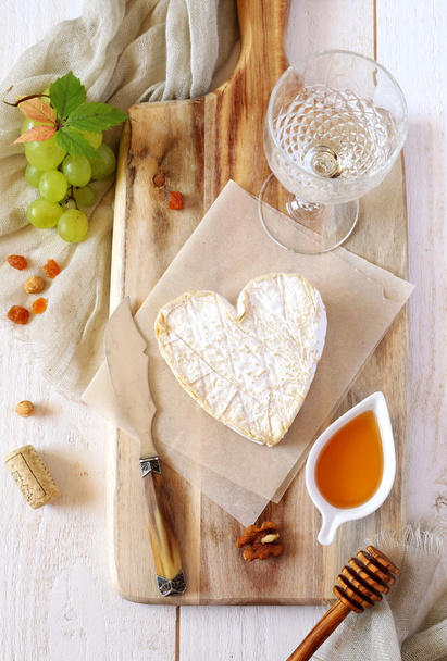 Coeur de Neufchatel queijo, leite de vaca
 - Foto, Imagem