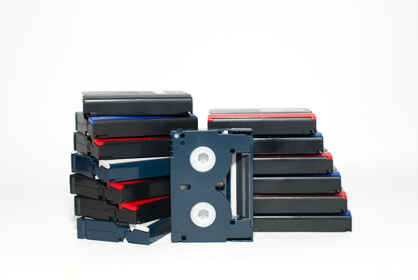 Molte videocassette sono su più bianco
 - Foto, immagini