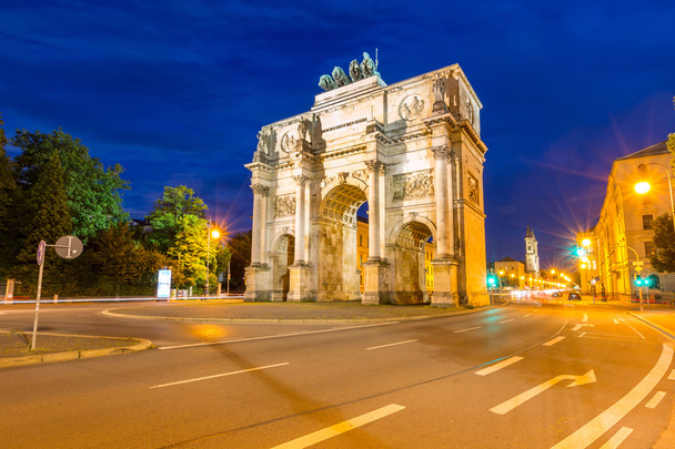 Siegestor Victory Arch in Munich - Фото, изображение