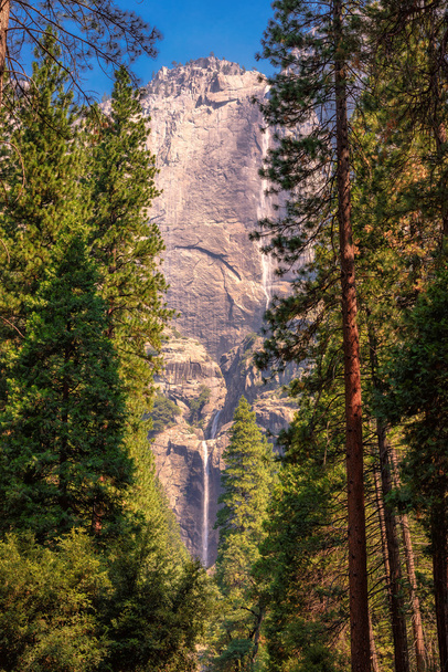Upper Yosemite Falls, Parque Nacional de Yosemite, Califórnia
 - Foto, Imagem