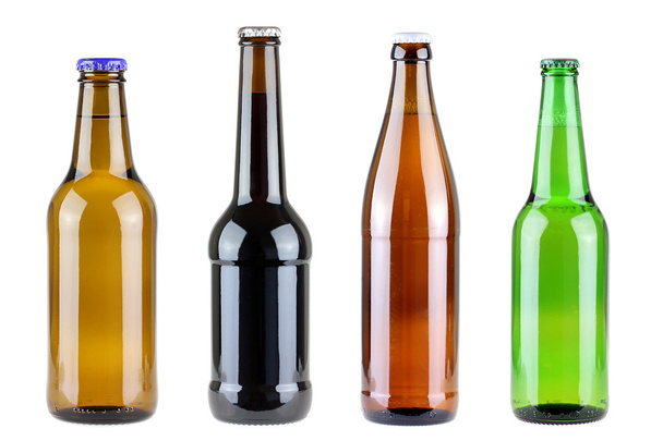 чотири пляшки пива різниці ізольовані на білому
 - Фото, зображення