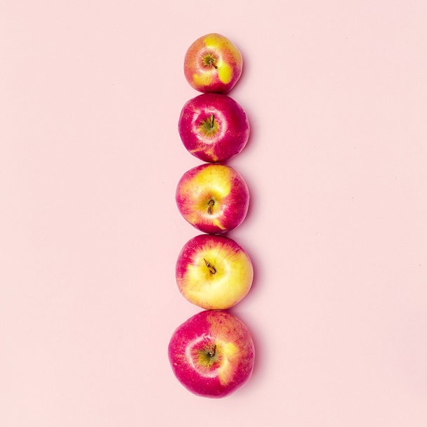 Apples on pink background. minimal style - Foto, imagen