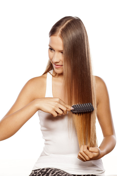 pentear o cabelo
 - Foto, Imagem