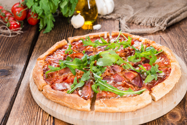 Pizza au jambon maison
 - Photo, image
