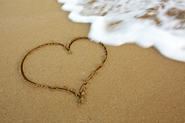 Liebe Herz auf Sand. - Foto, Bild
