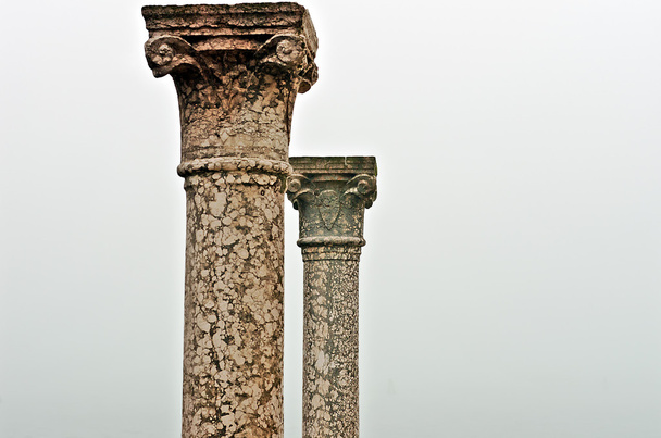 Duas colunas de mármore
 - Foto, Imagem