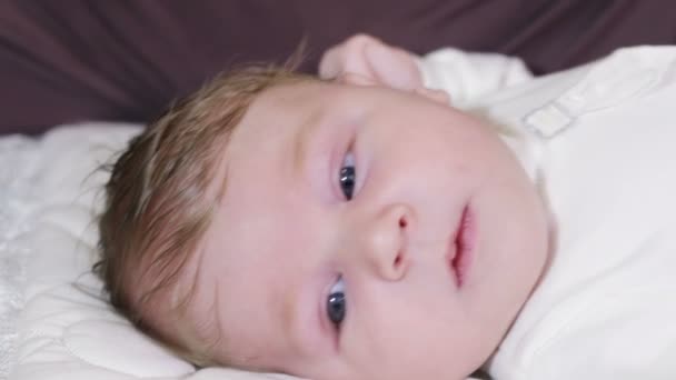 Lying babys - Filmmaterial, Video