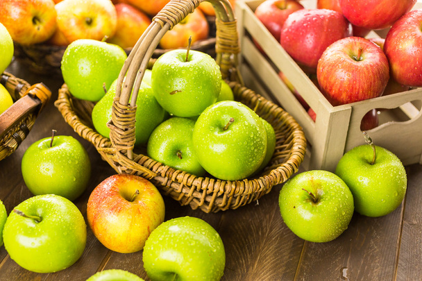 Variety of organic apples - Фото, изображение