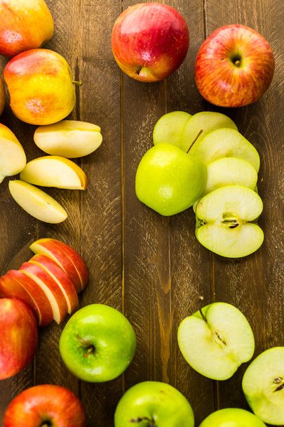 Variedade de maçãs orgânicas
 - Foto, Imagem