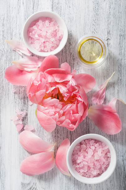 rose fleur sel pivoine huile essentielle pour spa et aromathérapie
 - Photo, image