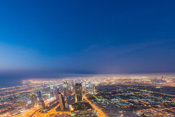 Πανόραμα της νύχτας Ντουμπάι κατά τη δύση - Φωτογραφία, εικόνα