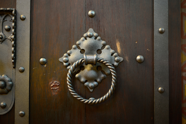 Holz Tür Metallgriff - Foto, Bild