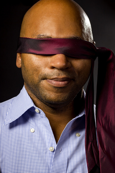 Black businessman blindfolded - Fotoğraf, Görsel